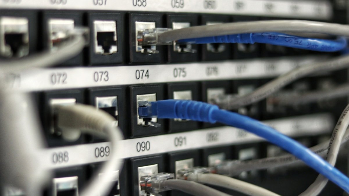 Engineering Resilient Multi WAN Networks: Combining Starlink Satellites with Dedicated Fibre in Africa